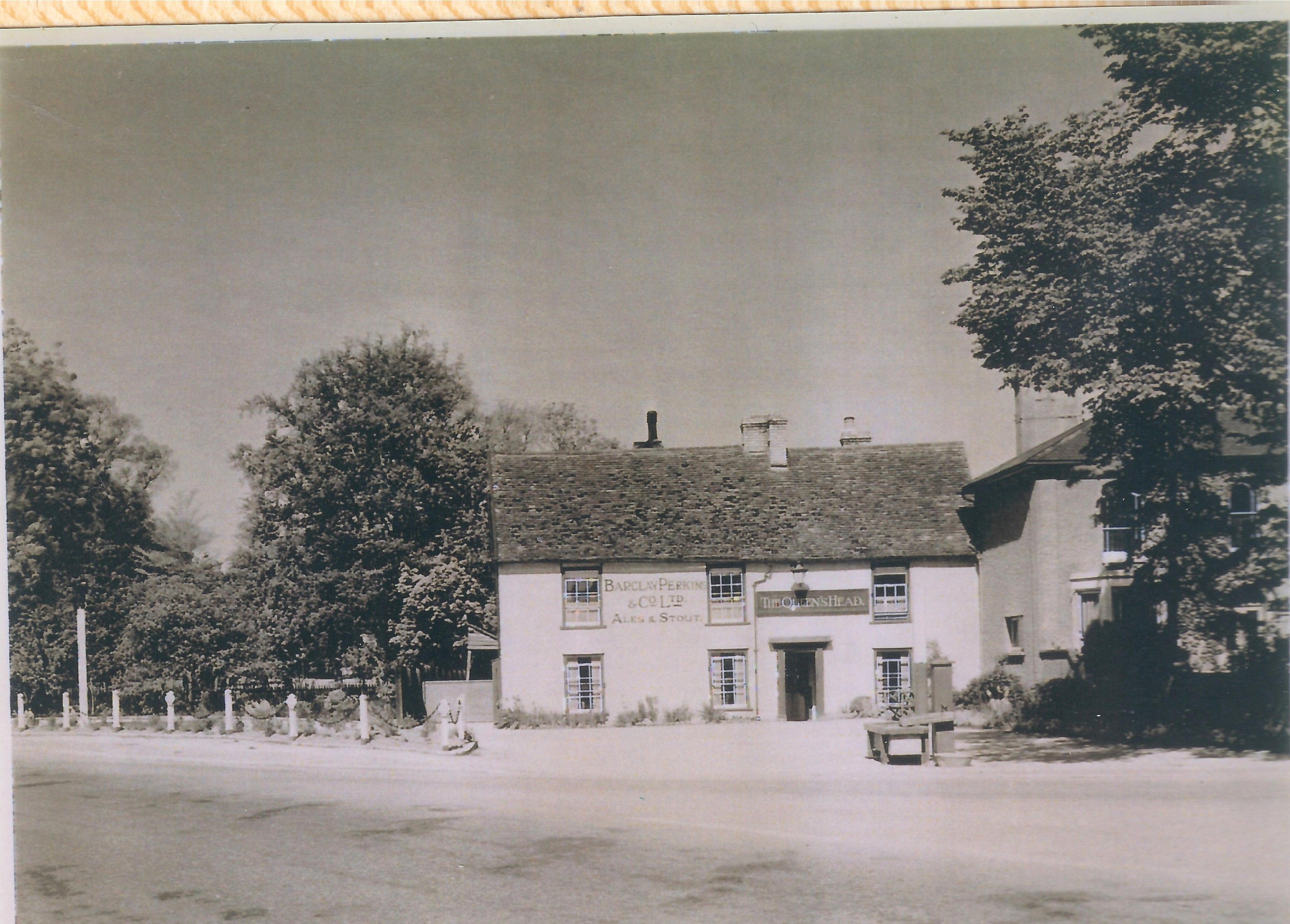 Queen's Head, 1930s. #10 No 48 Royston Rd