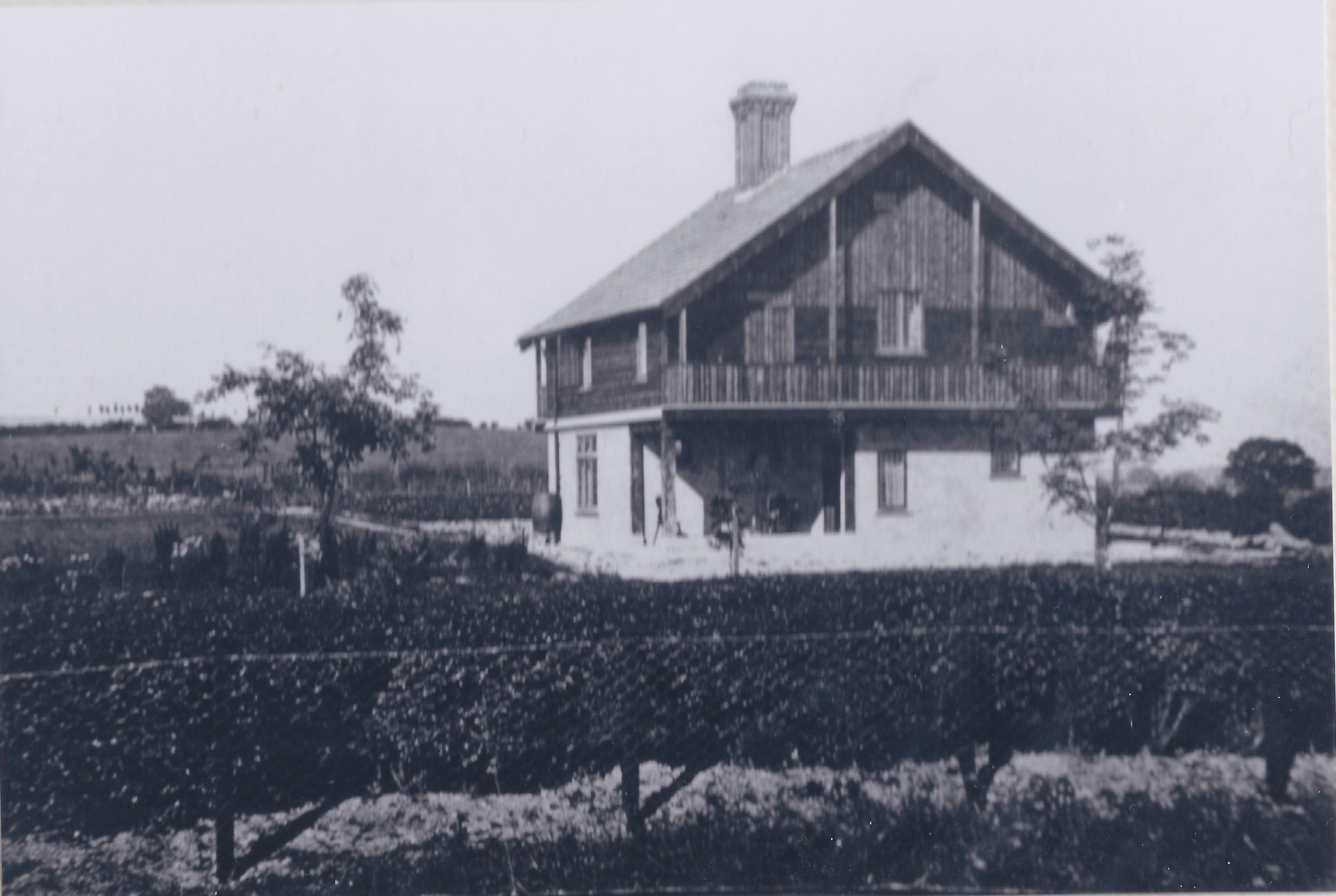 Early photo of Sunbourn