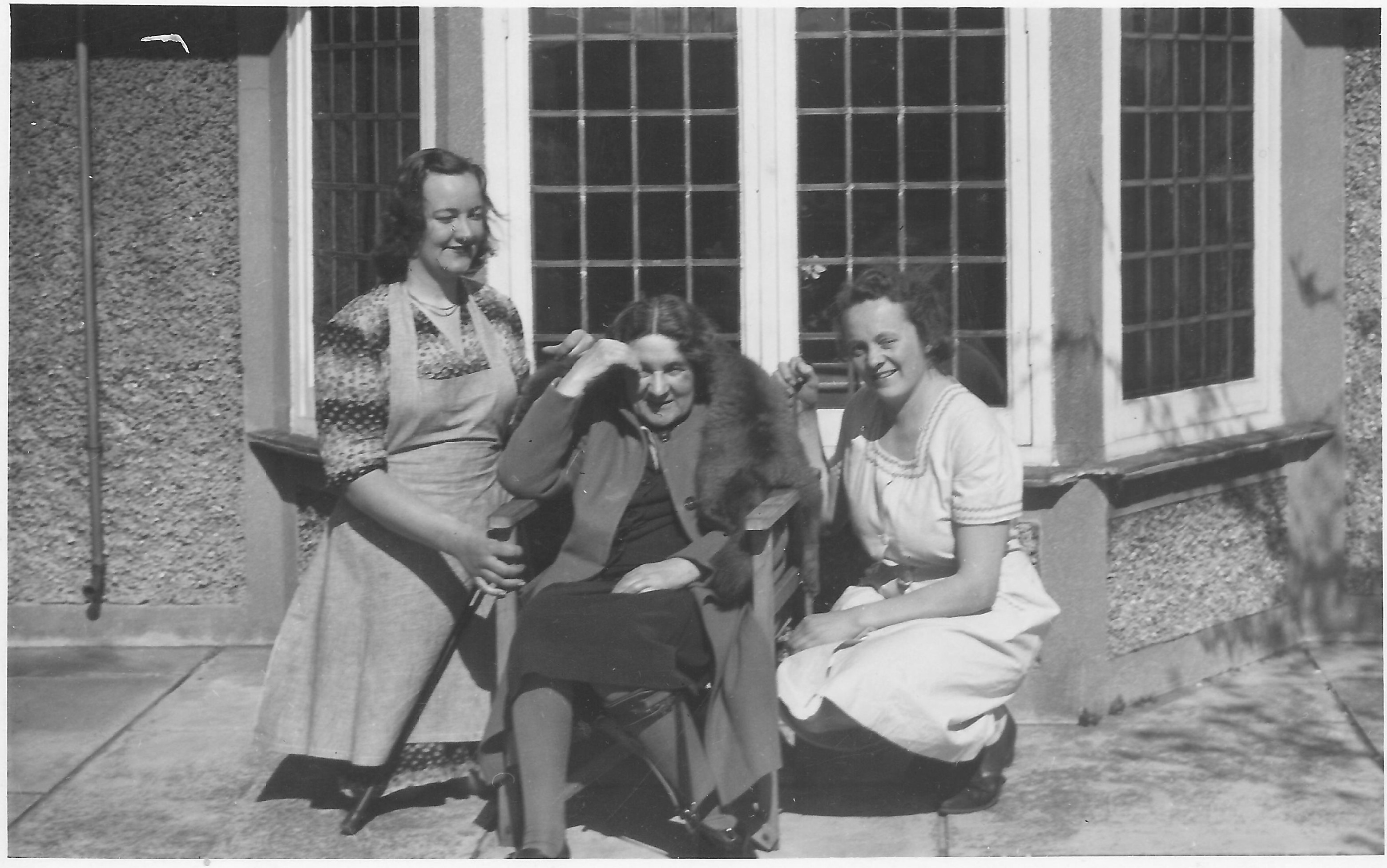 Signe Laven and carers Anna Lisa Appelgren & Alice Persson 1948 at Sunbourn