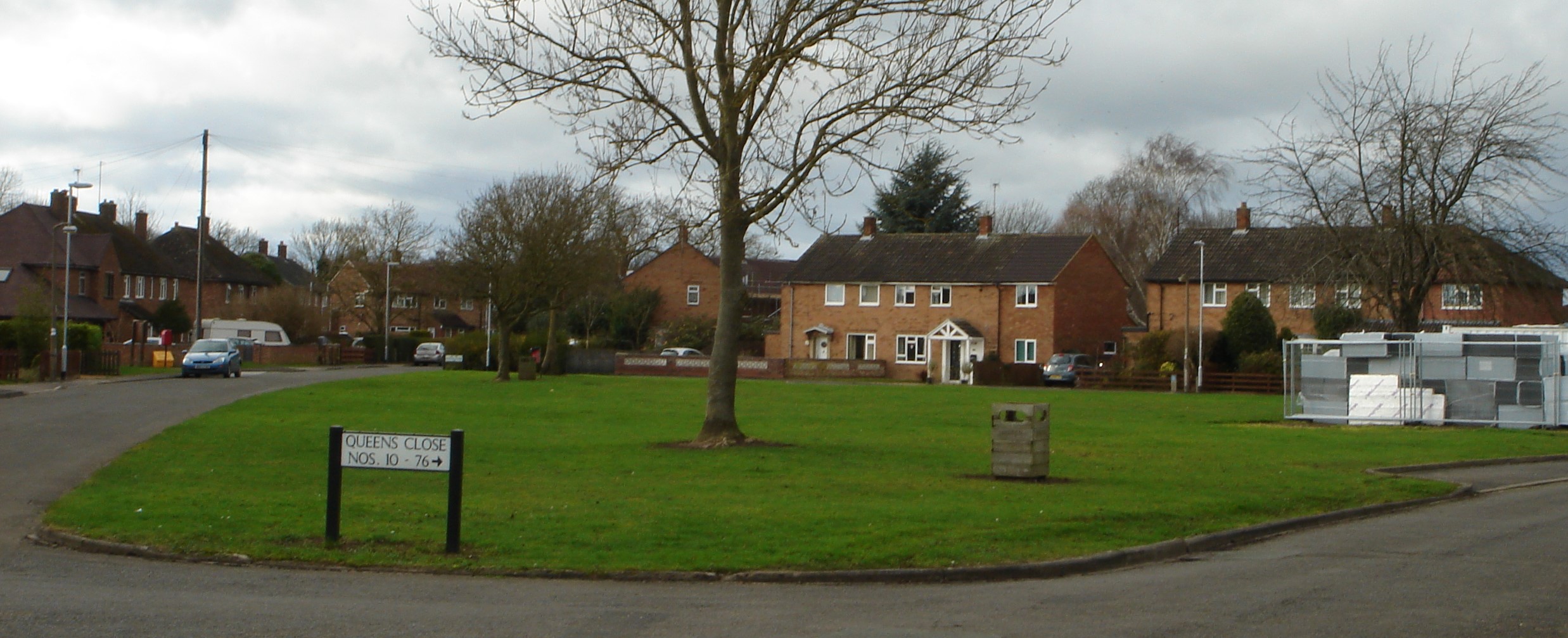 Large 1950s semi-detached houses around Queen's Close Green 2014