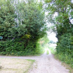 Entrance to Donkey Lane off London Road Oct 2015 | (Roadley)