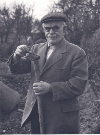 Mr Swan well known & respected during his lifetime | (Deacon)
