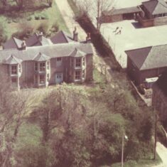 PHS0ZS.09a aerial 4 The Orchard to left of Harston schoolc Aerial photo showing The Orchard (house) to left of school & grounds behind | (Deacon)