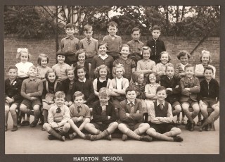 Mrs Barnes' class 1955-7? | (J Wick)