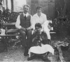 Robert Newling, Alice Pointing and Grace Newling 1920's Church Street