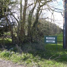 pbe00q-04-willow-farm-apr-2016-roadley Entrance to Willow Farm, Button End, Apr 2016 | (Roadley)