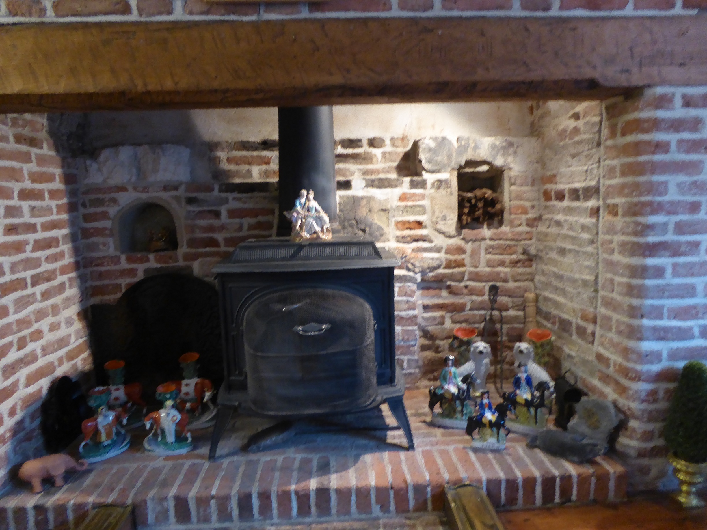 Original inglenook fireplace discovered in 1970s No 25 High St
