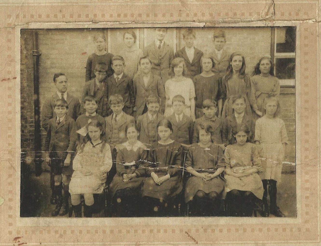 Dorothy & Henry Wilson in c 1920s Harston school photo