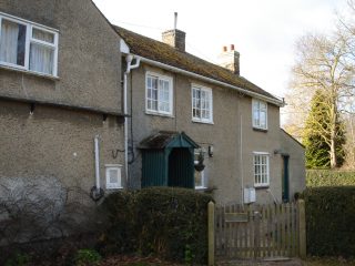 Rose Cottage Button End 2015  | (Griffin)
