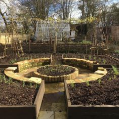 PZZECov.113 potager 2 Planting begins in potager | (C Clarke)