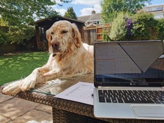 PZZECov.93 Working & relaxing in the garden (Oatey ) Working & relaxing in the garden | (Oatey)