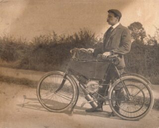 PZZPRod.07 George Rodwell with motorized cycle. Early C20 7 George Rodwell with motorized cycle. Early C20 | (W Rodwell)