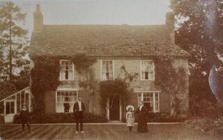 PZZPKen.01 115 High St c1912 Esther Harding & daughter Marjorie (G Bayliss) 1912 Esther Harding & daughter Marjorie at The Lawns, 115 High St | (Gillian Bayliss)