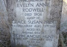 Memorial inscriptions - surnames beginning with R - S